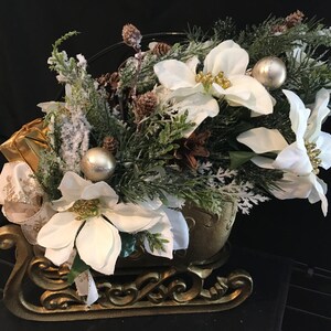 Christmas Sleigh Centerpiece