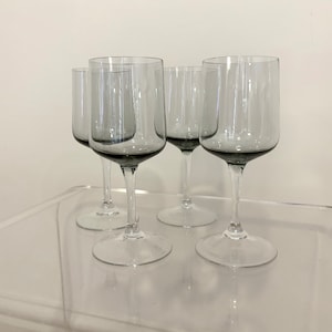 Mid-Century Set mit 4 Grauen Rauchglas Kleine 150ml Wein oder Aperitif Gläser