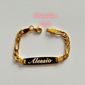 14K gouden babyarmband met ID, babyarmband met naam, 925 karaats verzilverde armband, gepersonaliseerde gouden babyarmband, babysieraden op maat, armband voor een babyjongen.
