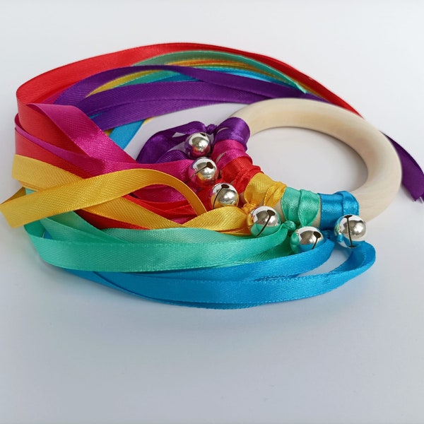 JUMBO Montessori Style Rainbow Ribbon y Bell Ring / Musical Sensory Ring / Waldorf Style Sensory Play Hand Kite