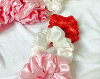 Set de coleteros de satén hechos a mano / Coleteros rosas, rojos y blancos
