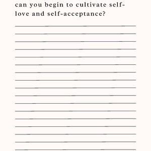 Puede incluir: Una solicitud de diario en blanco y negro que pregunta "&iquest;Qu&eacute; partes de ti mismo te cuesta aceptar o amar? &iquest;C&oacute;mo puedes empezar a cultivar el amor propio y la aceptaci&oacute;n de ti mismo?" con papel rayado para escribir.