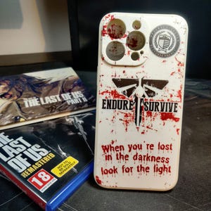 The Last of Us Handyhülle | Gamer Handyhülle | iPhone Hülle | Schützende Handyhülle | Glühwürmchen Handyhülle | Gamer Geschenk | TLOU