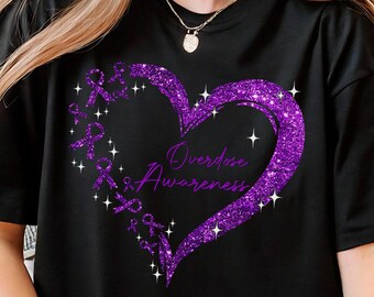 T-shirt met paarse lint en hartje ter ondersteuning van herstel na overdosis. Cadeau voor bewustwording rondom verslaving. Shirt voor vrouwen die zich inzetten voor geestelijke gezondheid.