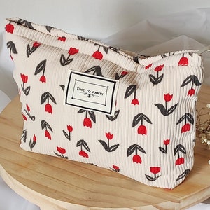 Pochette velours côtelé pour femmes •Pochette fleurie •organiseur de voyage portable pour maquillage et articles de toilette •Anniversaire •