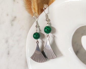 Boucles d'oreilles argenté Éventail et perle naturelle malachite - Bijoux pour femme. Cadeau bijou artisanal -chic - délicat- handmade