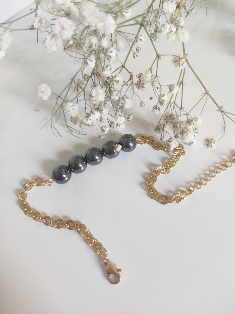 Parure de bijoux en hématites un collier et un bracelet Perles naturelles destinés aux femmes Offrir Handmade Minimaliste image 9