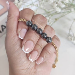 Parure de bijoux en hématites un collier et un bracelet Perles naturelles destinés aux femmes Offrir Handmade Minimaliste image 8