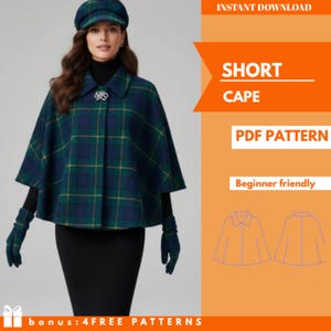 Könnte beinhalten: Eine Frau trägt einen grün-blau karierten Umhang, einen passenden Hut und Handschuhe. Der Umhang hat einen Knopfverschluss und eine dekorative Brosche. Das Bild enthält den Text "SHORT CAPE" und "PDF PATTERN". Das Muster ist "Beginner friendly".