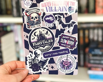 Op de afbeelding: Een set van negen stickers met een donker en fantasierijk thema. De stickers bevatten illustraties van schedels, vleermuizen, rozen en andere gotische afbeeldingen. De stickers zijn perfect om een ​​beetje griezelige charme toe te voegen aan je planner, laptop of waterfles.