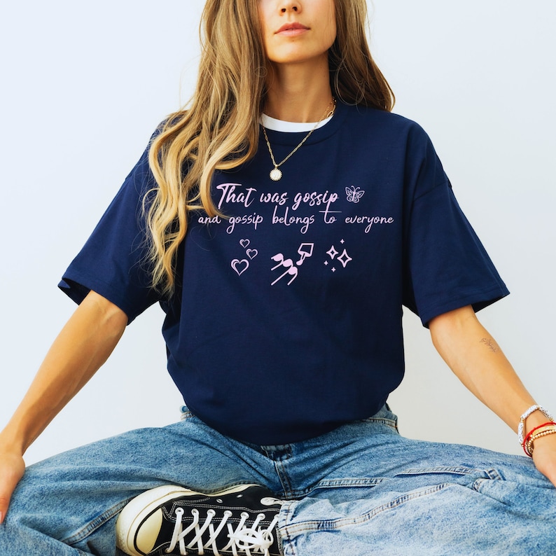 Gossip Girl T-Shirt Iconic Quotes Modern Family Shirt Cute Clean Girl T-Shirt Navy