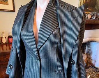 On hold for Miriam] 40s striped three-piece suit: overcoat, sharp shoulders, xs, small, tailoring, lined, high quality, pin stripe