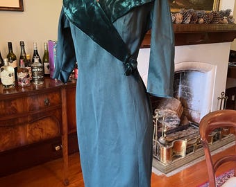 50s green wool dress with velvet shawl collar and flower detail large