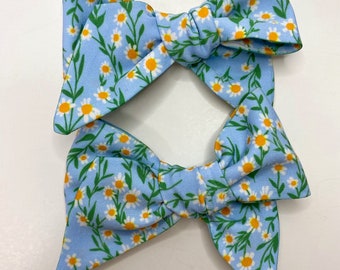 Daisy blue pigtail bows, clip in bows, springtime hair bows, clip in bows, blue hair bow, girls bow