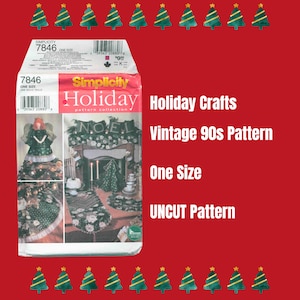 Op de afbeelding: Vintage Simplicity Holiday-patroon 7846 voor knutselen. Het patroon bevat instructies voor het maken van een kerstboomtopper, een schouwdecoratie en een tafelloper. Het patroon is ongeknipt en in één maat.