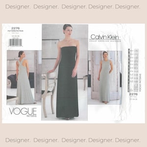 Może przedstawiać: Koperta z wykrojem krawieckim Vogue Patterns dla projektu Calvin Klein 2276, zawierająca ilustracje sukni do ziemi w dwóch wariantach. Na kopercie widnieje numer wykroju 2276, zakres rozmiarów 12-14-16 oraz logotypy marki.