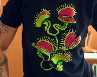 Top corto o camiseta con estampado de planta carnívora Venus atrapamoscas, camiseta botánica estampada a mano.