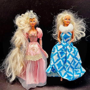 1997 Mattel Rapunzel Barbie Children&#39;s Collector Series with Winter Renaissance Barbie missing jacket