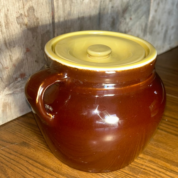 Rare vintage des années 1950 Rare couleur marron jaune hall poterie grès pot pot HTF couvercle Crock oignon