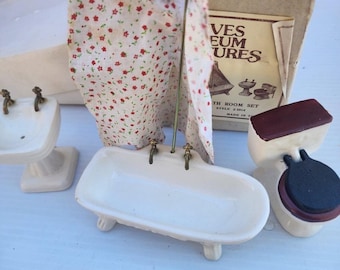 REEVES Museum Miniatures Porcelain Bathroom Doll Furniture Set Tub Sink Toilet. Orginal Box included