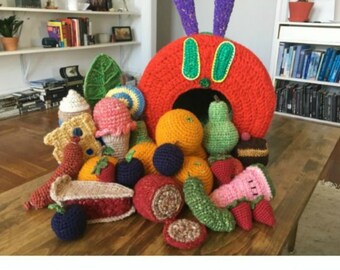 MOTIF AU CROCHET Chenille très affamée