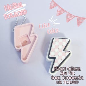 Puede incluir: Dos clickers fidget en forma de rayo. Uno es rosa claro, el otro es blanco con un patrón de cuadros rosas y blancos. El texto incluye "Descarga digital", "Click Click" y "Archivo Fidget Clicker 3MF, uso comercial pequeño incluido".