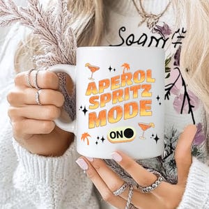 Taza de cerámica de 11 oz, regalo de cumpleaños, amante del Aperol Spritz, cócteles de verano, taza de Aperol Spritz, regalo de Aperol Spritz, amante de los cócteles, Aperol Spritz