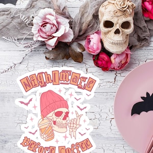 Halloween Kaffee Aufkleber, gruseliger Aufkleber, Skelett Aufkleber, lustiger Spruch, Kaffeeliebhaber, Albtraum vor Kaffee, Herbst Vibe, süßes Geschenk