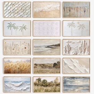 Op de afbeelding: Een verzameling ingelijste wandkunst met verschillende texturen. De kunstwerken bevatten afbeeldingen van schelpen, palmbomen, strandtaferelen en landschappen. Het kleurenpalet is neutraal, met beige, wit en bruin.
