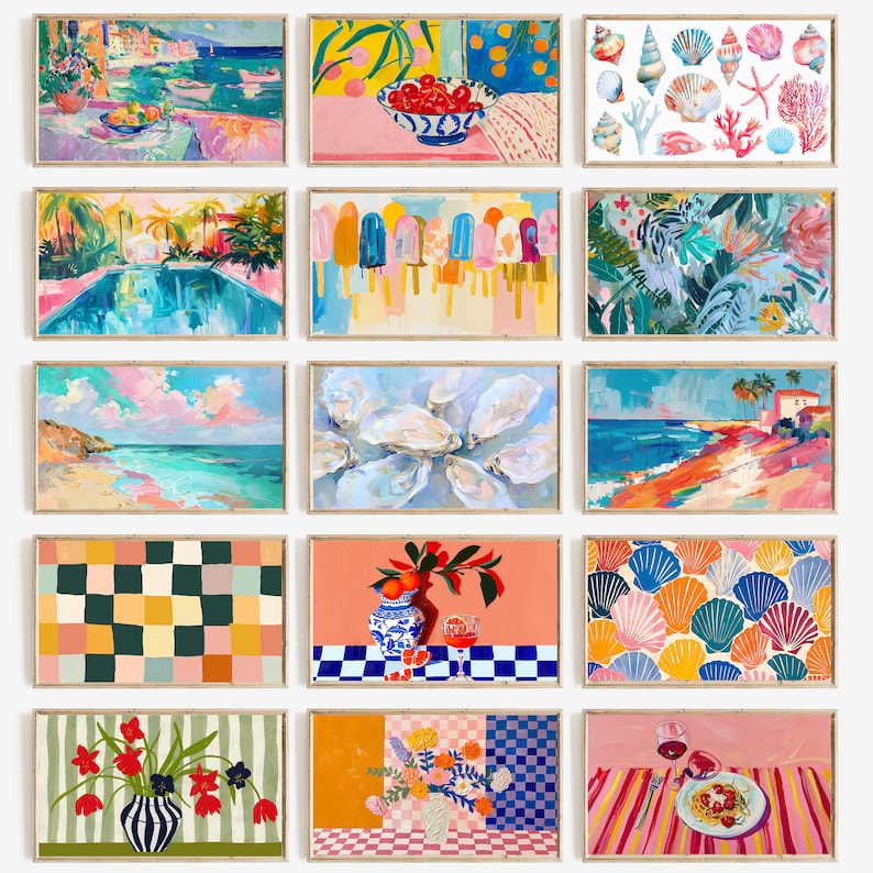Op de afbeelding: Een verzameling ingelijste kunstdrukken met kleurrijke, impressionistische schilderijen. De kunstwerken tonen verschillende sc&egrave;nes, waaronder kustlandschappen, stillevens met fruit en bloemen en abstracte patronen. De prints worden gepresenteerd met houten frames.