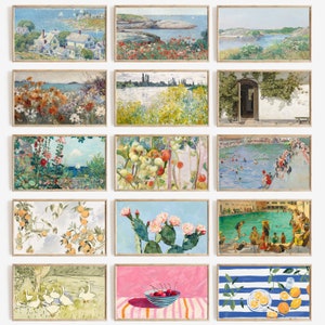 Op de afbeelding: Een verzameling ingelijste landschapsschilderijen met diverse sc&egrave;nes. De kunstwerken omvatten kustgezichten, bloemstukken en afbeeldingen van de natuur, allemaal in een vintage stijl. Elk stuk is ingelijst in een lichtgekleurde houten lijst, wat een samenhangende galerijwandesthetiek cre&euml;ert.
