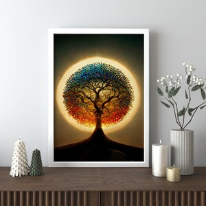 Puede incluir: Una impresi&oacute;n enmarcada de un &aacute;rbol colorido con un efecto arco&iacute;ris en las hojas. El &aacute;rbol est&aacute; silueteado contra un fondo oscuro con un halo dorado brillante a su alrededor.