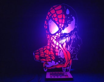 Lanterna do Homem-Aranha Venom com controle remoto