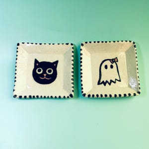 Handmade Black Cat Ring Dish Ceramic Ghost Picture Hand Built Jewelry Dish Trinket Dish Olive Dish Nut Dish Catchall Medicine Holder Dog