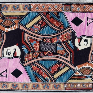 Tappeto "Re delle carte da gioco" realizzato in pregiata lana neozelandese, morbida e pregiata, per arredo casa, soggiorno, camera da letto. Personalizzabile in tutte le dimensioni.