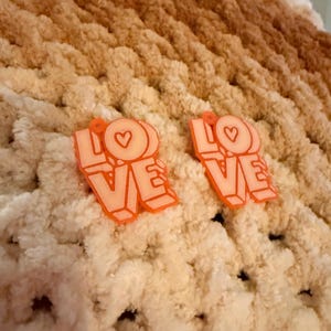 Adorables dijes con letras de amor para llaveros, aretes y bisutería DIY: Cutecore Accessories