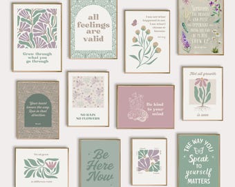 Könnte beinhalten: Ein Set mit 10 druckbaren Wandbildern mit floralen Designs und inspirierenden Zitaten. Die Drucke sind in einer gedämpften Farbpalette aus Grün, Rosa und Beige gehalten. Die Zitate beinhalten "Alle Gefühle sind gültig", "Sei freundlich zu deinem Geist", "Die Art, wie du mit dir selbst sprichst, zählt", und mehr.