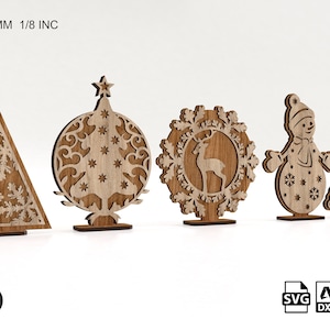 Può includere: Cinque ornamenti natalizi in legno tagliati al laser, tra cui un pupazzo di neve, una renna in una ghirlanda, un albero e due stili diversi di alberi di Natale. Gli ornamenti sono tutti su uno sfondo bianco. Il testo "THICKNESS 3-4-5 MM 1/8 INC" è nella parte superiore dell'immagine. Il testo "LINE LASER DESIGN" è in un cerchio nella parte superiore destra dell'immagine. Il testo "DIGITAL DOWNLOAD" è nella parte inferiore sinistra dell'immagine. Il testo "SVG DXF CDR Ai PDF" è nella parte inferiore destra dell'immagine.