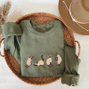 Siamese Cat Sweatshirt | Siamese Cat Shirt,Siamese Cat Gift,Siamese Cats Shirt,Cat Mom Sweatshirt,Cat Dad Sweatshirt,Siamese Cat Lover Gift
