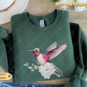 Hummingbird Flower Sweatshirt | Cottagecore Bird Sweatshirt, Birdwatching Shirt, Vintage Hummingbird Graphic Sweater,  Hummingbird Gifts
