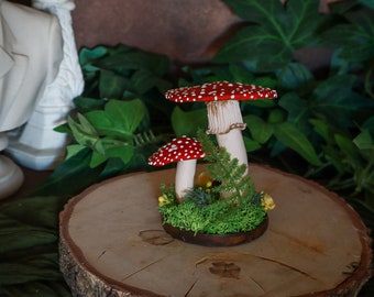 Duo d'amanites tue-mouches pour cabinet de curiosités decoration sorcière funghi fungi champignon mushroom céramique faïence moody cottage