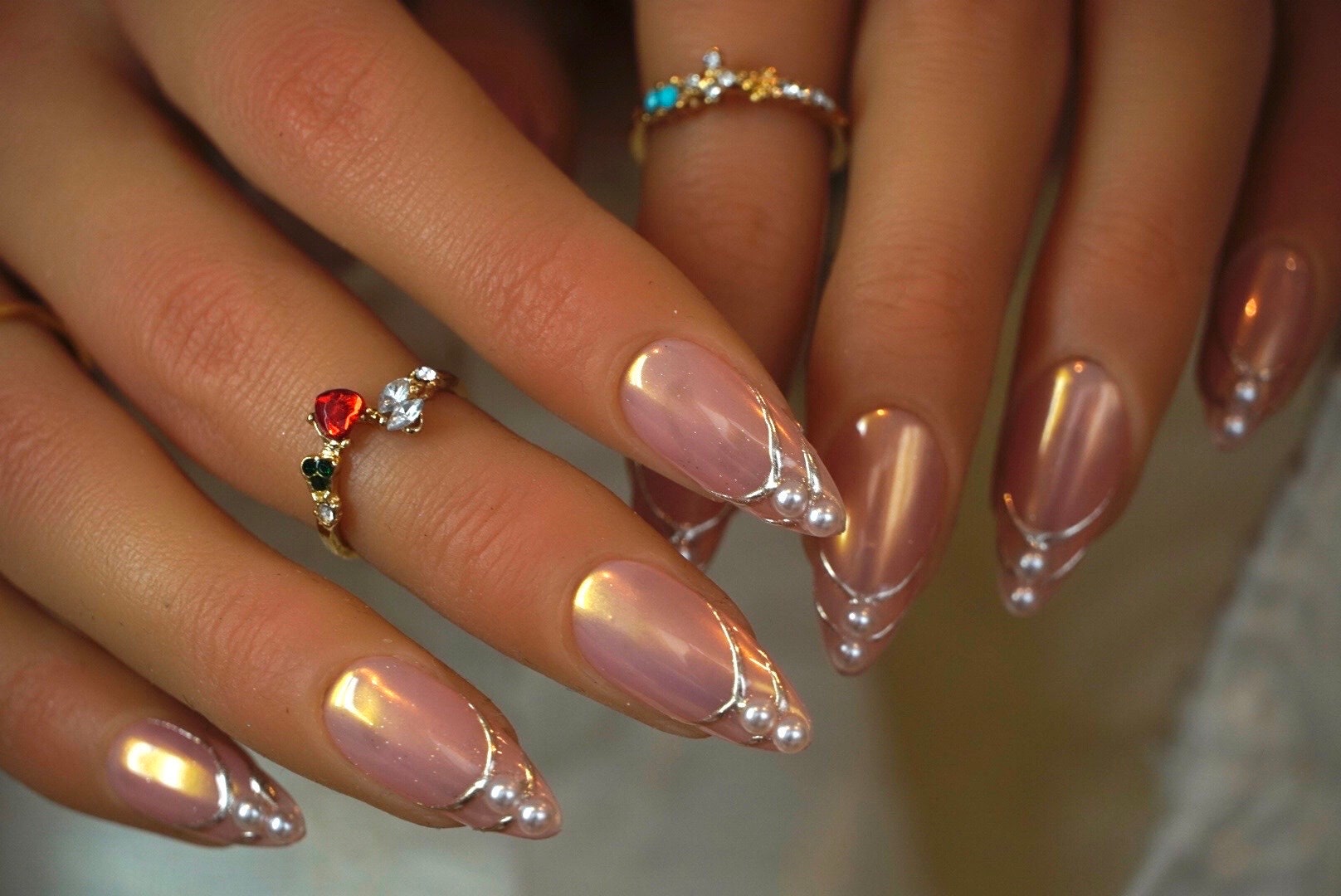 Elegant Sparkling Pearl Bridal Nails