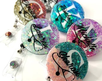 Bobina porta badge personalizzata / Distintivo monogramma / Bobina porta badge infermiere / Bobina porta badge stetoscopio / Regalo per infermiere / Laurea in infermieristica / Distintivo medico / Distintivo carino