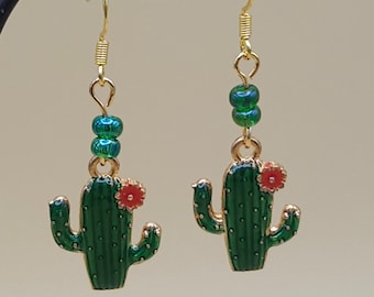 Kolczyki z koralikami Cactus Charm, biżuteria boho, kolczyki wiszące, kwitnący kaktus, motyw pustyni, sukulenty, 18k platerowane haczyki do uszu