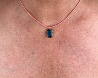 Collier composé de pierres semi-précieuses avec pendentif Blue Drop