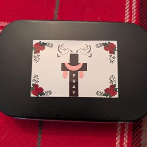 Travel Pocket Size Prayer Box Kit | Personalisiertes religiöses Geschenk | Gebetskarten | Religiöse Aufkleber | Spirituelle Box | Besonderes Geschenk für Mama