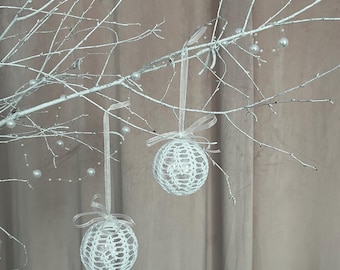 レース編みのクリスマスボールオーナメント、素朴な白いボール、4個