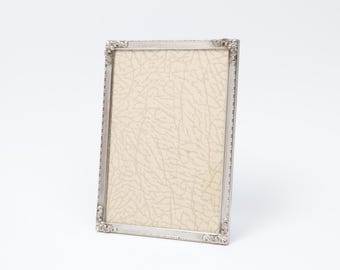 Elegant picture frame made of silver-plated bronze/brass, curved glass, 13x18 cm, Art Deco/Historism style, ornaments (26-0032)