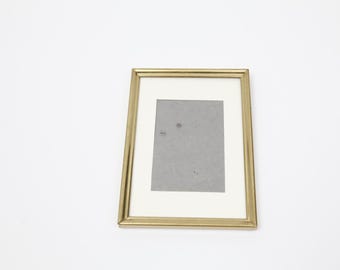 Vintage gold photo frame - table stand + hanger - 9x13.5cm - rectangular frame - minimalist retro decor (26-0002) - stand and hangers