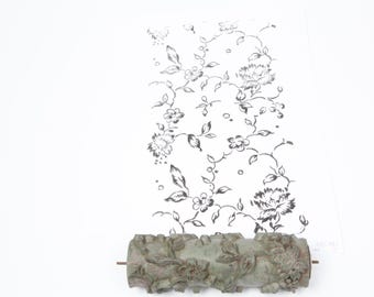 Vintage Pattern Roller / Texture Roller / Paint Roller 482 MBS – Playful Blossoms and Vines – Floral – 1930s Pattern – Width: 15 cm